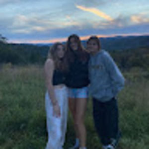 Meet your Posher, Chloe